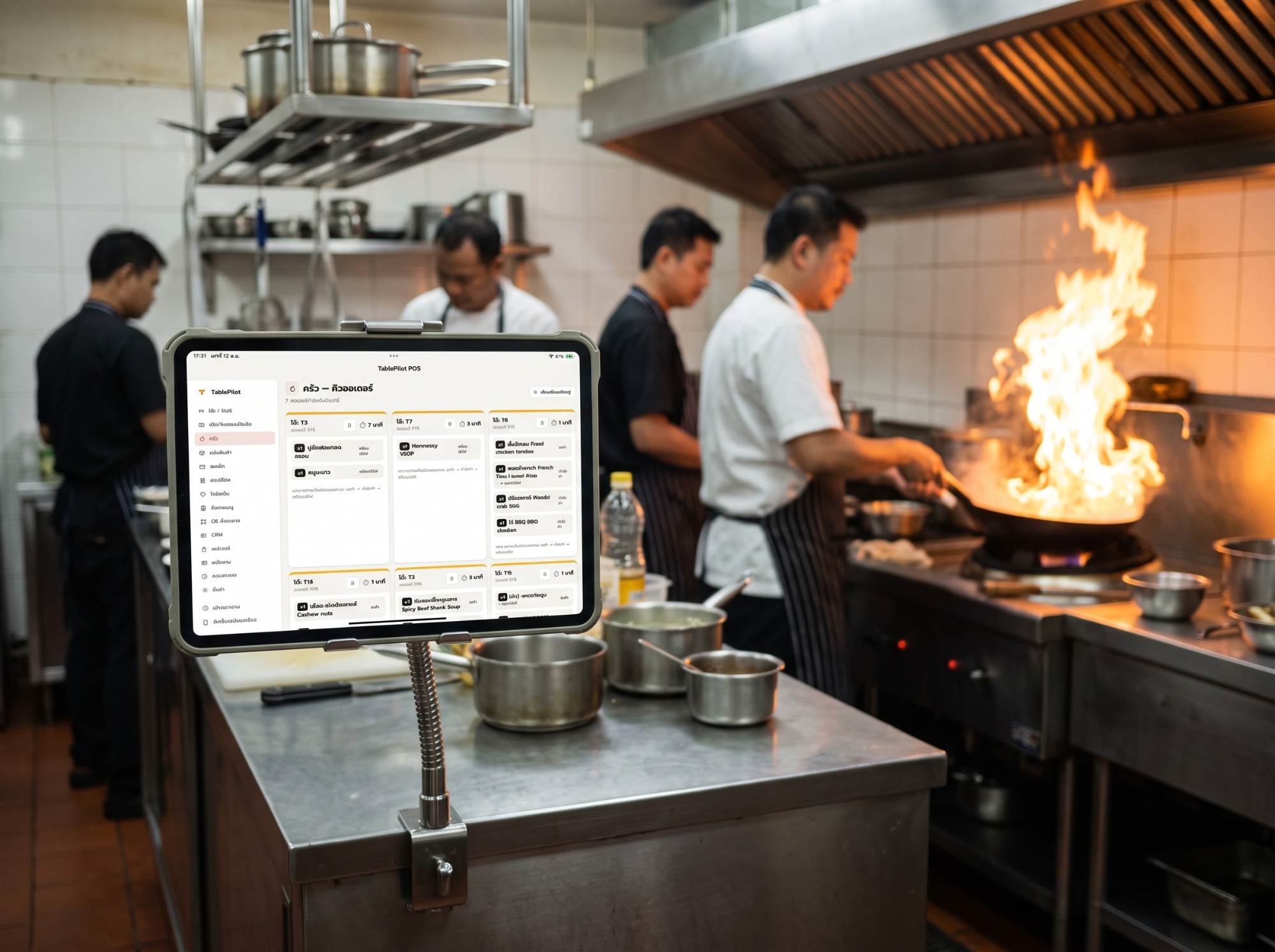 iPad แสดงคิวออเดอร์ครัวของระบบ TablePilot ติดตั้งจริงในครัวร้านอาหาร
